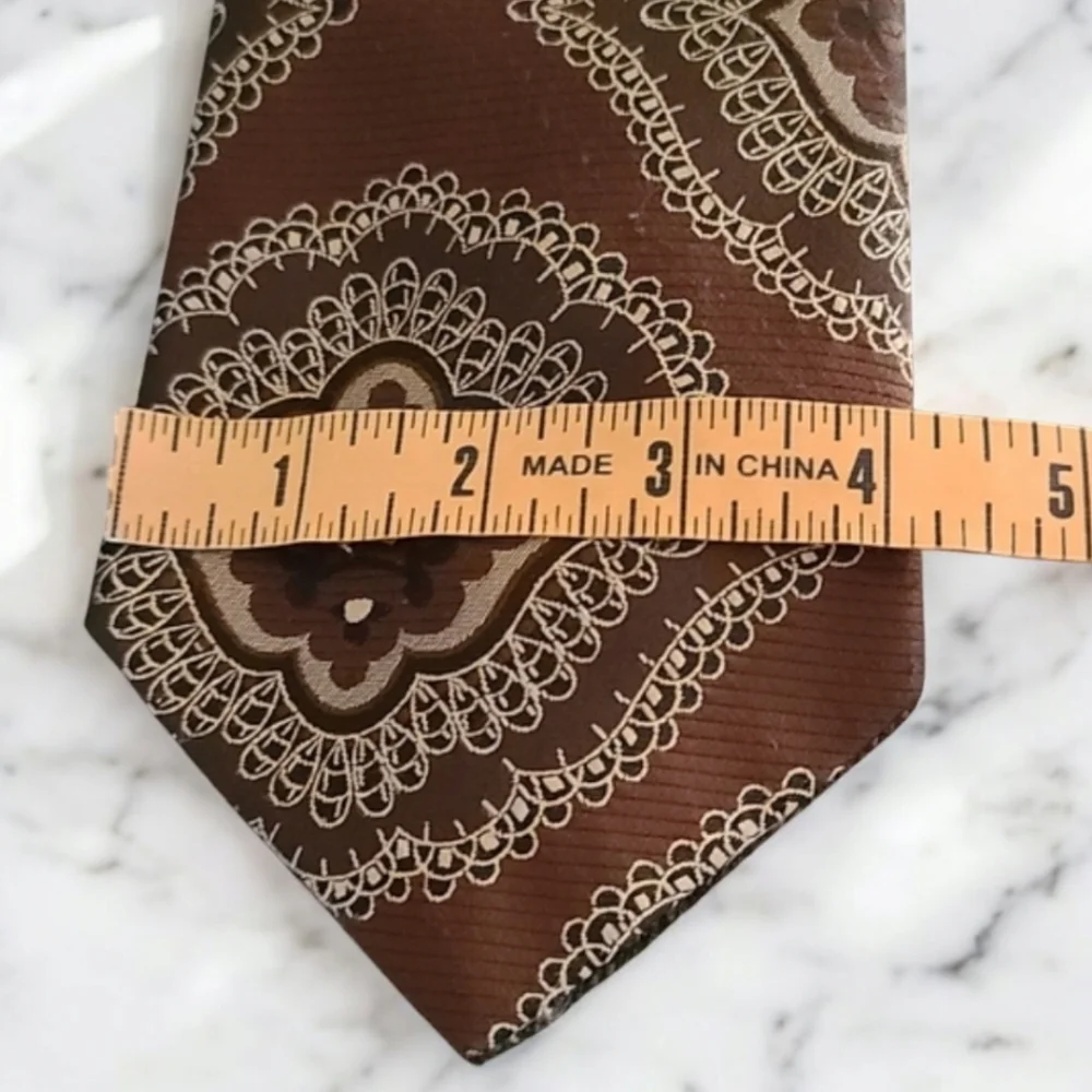VINTAGE 70's PAVANNE CRAVATS Mens Dress Suit Tie Brown Polyester MCM Retro